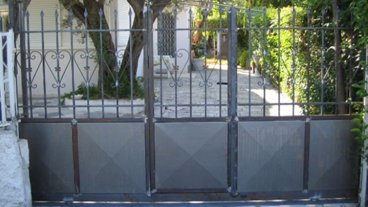 Συρόμενη Γκαραζόπορτα - Ασφάλεια και Λειτουργικότητα